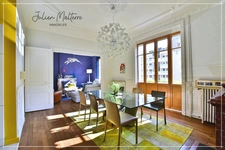 A 1920s bourgeois house with 210 m² of living space and outbuildings, 6 bedrooms, in the heart of St-Etienne