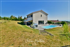 Recent house of 170 m² on 2100 m² of preserved land, 7 rooms, 5 bedrooms including dressing room, 85 m² garage in MAROLS (42)