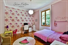A 1920s bourgeois house with 210 m² of living space and outbuildings, 6 bedrooms, in the heart of St-Etienne
