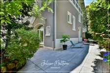 Maison bourgeoise 1920 de 210 m² habitables et ses dépendances, 6 chambres, au coeur de St-Etienne