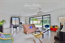 St-Just-St-Rambert, architect-designed house, 147 m², 4 bedrooms, double garage on a 985 m² plot