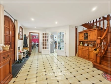 Grande maison familiale de 330 m² Carrez sur 1400 m² de terrain - 4 chambres, sous-sol complet et combles aménagés