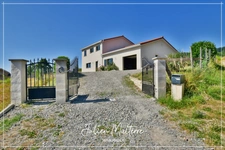Recent house of 170 m² on 2100 m² of preserved land, 7 rooms, 5 bedrooms including dressing room, 85 m² garage in MAROLS (42)