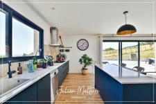 Recent house of 170 m² on 2100 m² of preserved land, 7 rooms, 5 bedrooms including dressing room, 85 m² garage in MAROLS (42)