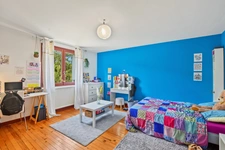 Grande maison familiale de 330 m² Carrez sur 1400 m² de terrain - 4 chambres, sous-sol complet et combles aménagés