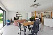 St-Just-St-Rambert, architect-designed house, 147 m², 4 bedrooms, double garage on a 985 m² plot