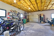 Recent house of 170 m² on 2100 m² of preserved land, 7 rooms, 5 bedrooms including dressing room, 85 m² garage in MAROLS (42)