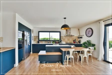 Recent house of 170 m² on 2100 m² of preserved land, 7 rooms, 5 bedrooms including dressing room, 85 m² garage in MAROLS (42)