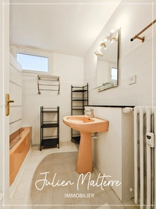 Bright 4-room apartment, 86 m2, SAINT-ETIENNE, 2 bedrooms (possibility of 3), garage and cellar