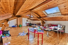Grande maison familiale de 330 m² Carrez sur 1400 m² de terrain - 4 chambres, sous-sol complet et combles aménagés
