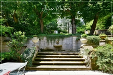 A 1920s bourgeois house with 210 m² of living space and outbuildings, 6 bedrooms, in the heart of St-Etienne