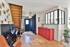 Recent house of 170 m² on 2100 m² of preserved land, 7 rooms, 5 bedrooms including dressing room, 85 m² garage in MAROLS (42)