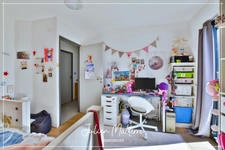 St-Just-St-Rambert, architect-designed house, 147 m², 4 bedrooms, double garage on a 985 m² plot