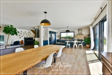 Recent house of 170 m² on 2100 m² of preserved land, 7 rooms, 5 bedrooms including dressing room, 85 m² garage in MAROLS (42)