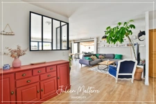 Recent house of 170 m² on 2100 m² of preserved land, 7 rooms, 5 bedrooms including dressing room, 85 m² garage in MAROLS (42)