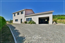 Recent house of 170 m² on 2100 m² of preserved land, 7 rooms, 5 bedrooms including dressing room, 85 m² garage in MAROLS (42)