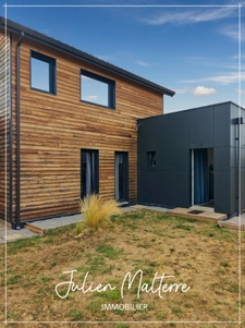 St-Just-St-Rambert, architect-designed house, 147 m², 4 bedrooms, double garage on a 985 m² plot