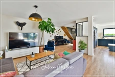 Recent house of 170 m² on 2100 m² of preserved land, 7 rooms, 5 bedrooms including dressing room, 85 m² garage in MAROLS (42)