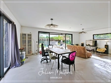 St-Just-St-Rambert, architect-designed house, 147 m², 4 bedrooms, double garage on a 985 m² plot