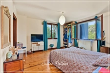 Grande maison familiale de 330 m² Carrez sur 1400 m² de terrain - 4 chambres, sous-sol complet et combles aménagés