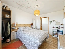 Recent house of 170 m² on 2100 m² of preserved land, 7 rooms, 5 bedrooms including dressing room, 85 m² garage in MAROLS (42)