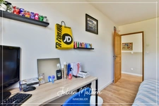 Recent house of 170 m² on 2100 m² of preserved land, 7 rooms, 5 bedrooms including dressing room, 85 m² garage in MAROLS (42)