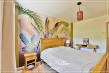 Recent house of 170 m² on 2100 m² of preserved land, 7 rooms, 5 bedrooms including dressing room, 85 m² garage in MAROLS (42)