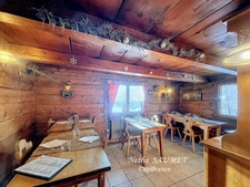 Fonds de commerce à vendre LE GRAND BORNAND (74), bar, restaurant, chambres d'Hôtes, terrasse, veranda, LicenceIV, piste de ski, sud, chalet, pôele à bois, cheminée, authentique, 