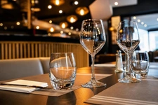 Restaurant à vendre ANNEMASSE (74), 2 Terrasses privées et chauffées, garage, parking, Tram, centre ville, Licence IV; extraction, licence 4