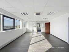 BUREAUX À LOUER – 53 m² – TOUR EUROPA – SAINT-PIERRE-EN-FAUCIGNY