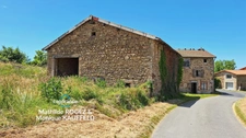 Maison à rénover avec grange en pierre, source et 7 000 m² de terrain - Saint Gervais Sous Meymont (63)