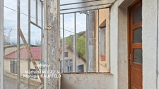 Immeuble à vendre SAINT MARTIN DES OLMES (63) 4 appartements avec 1,2 hectare de terrain 