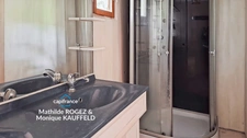 Immeuble à vendre SAINT MARTIN DES OLMES (63) 4 appartements avec 1,2 hectare de terrain 