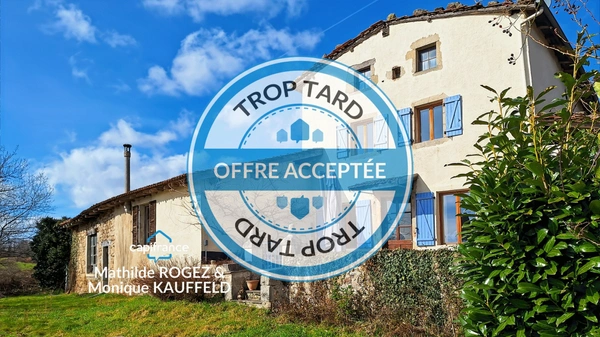 ✨ Maison pleine de charme avec vue imprenable – Vollore-Ville ✨