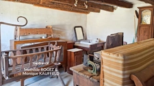 Maison à rénover avec grange en pierre, source et 7 000 m² de terrain - Saint Gervais Sous Meymont (63)