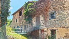 Maison à rénover avec grange en pierre, source et 7 000 m² de terrain - Saint Gervais Sous Meymont (63)