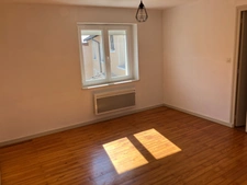 Appartement à vendre 3 pièces à TAPONAS (69220 ) Duplex 56 m²– Calme, extérieur réaménagé, 2 parkings. Arrêt bus à 50 m