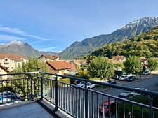 Dpt Haute Savoie (74), à vendre FAVERGES appartement T3 100% RENOVE ( 73,21 m2) Expo Sud Est au 2ème étage avec terrasse 