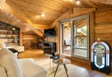 ULTRA-PREMIUM ALPINE COMPLEX of 3,500 m² in TIGNES (73) 5 Chalets, ski-in/ski-out access, view, swimming pool. 