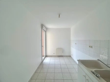 Dpt Haute Savoie (74), à vendre FAVERGES appartement T3 ( 67 m2) 2ème étage avec terrasse et vue.