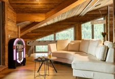ULTRA-PREMIUM ALPINE COMPLEX of 3,500 m² in TIGNES (73) 5 Chalets, ski-in/ski-out access, view, swimming pool. 
