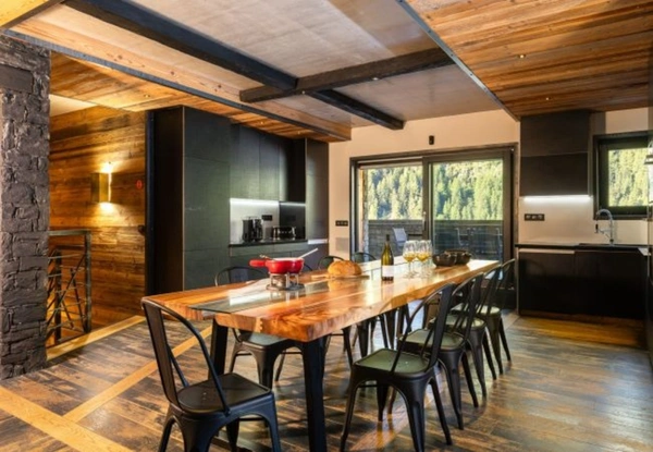 Chalet de luxe 12 pièces TIGNES (73) skis aux pieds , 400 m2 entièrement aménagé et décoré 