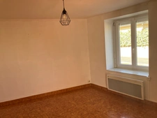 Appartement à vendre 3 pièces à TAPONAS (69220 ) Duplex 56 m²– Calme, extérieur réaménagé, 2 parkings. Arrêt bus à 50 m