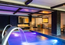 ULTRA-PREMIUM ALPINE COMPLEX of 3,500 m² in TIGNES (73) 5 Chalets, ski-in/ski-out access, view, swimming pool. 