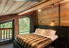ULTRA-PREMIUM ALPINE COMPLEX of 3,500 m² in TIGNES (73) 5 Chalets, ski-in/ski-out access, view, swimming pool. 