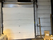 Local/bureau à vendre proche de VILLEFRANCHE SUR SAONE (69)   1 500 m2 Avec une hauteur de + de 6 m + quai 