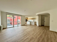 Dpt Haute Savoie (74), à vendre FAVERGES appartement T3 100% RENOVE ( 73,21 m2) Expo Sud Est au 2ème étage avec terrasse 