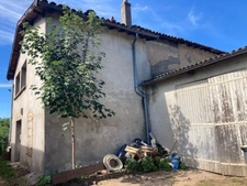 Dpt Rhône (69), à vendre proche de VILLEFRANCHE SUR SAONE  Idéal horticulture ou pension pour chevaux 
