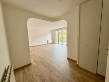 Dpt Haute Savoie (74), à vendre FAVERGES appartement T3 100% RENOVE ( 73,21 m2) Expo Sud Est au 2ème étage avec terrasse 