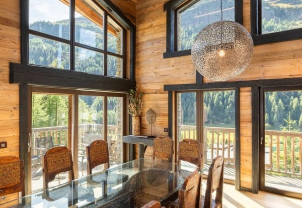 ENSEMBLE ALPIN ULTRA-PREMIUM de 3 400 m² à TIGNES (73) 5 Chalets haut de gamme , accès ski au pied, vue, piscine . 